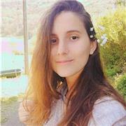 Profesora de Biología y química imparte clases a niños de todas las edades